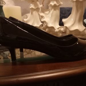 Charles David kitten pumps